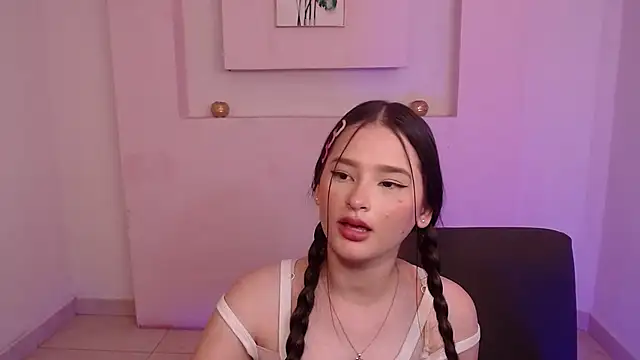 Snapshot of JasmineBella0 chatting on 9, 3, 2025 JasmineBella0 online show from 9, 3, 2025