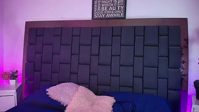 Lexi Howard  online show from 1, 10, 2025