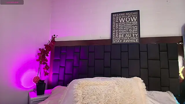 Lexi Howard  online show from 15, 12, 2025