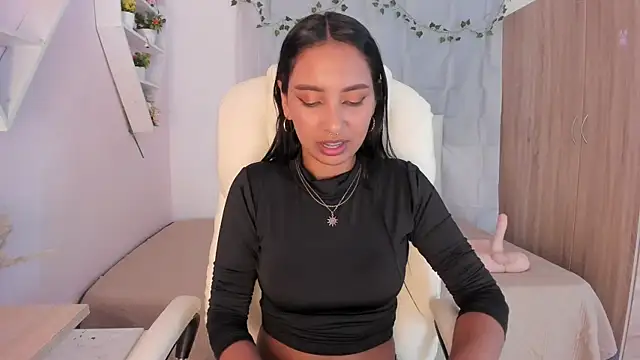 Emma lorense22 online show from 8, 11, 2025