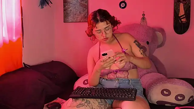 Maddy Jhonsson online show from 16, 2, 2026