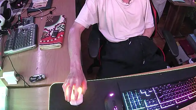 Snapshot of DerGeileLoveboy chatting on 10, 10, 2025 DerGeileLoveboy online show from 10, 10, 2025