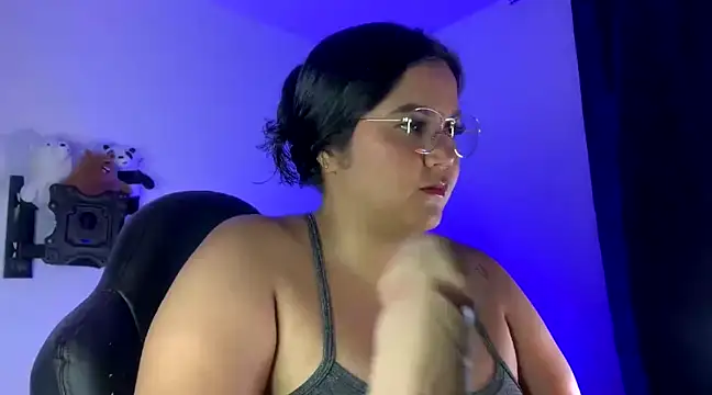 Snapshot of Leah_yuah_ chatting on 24, 2, 2025 Leah yuah online show from 24, 2, 2025