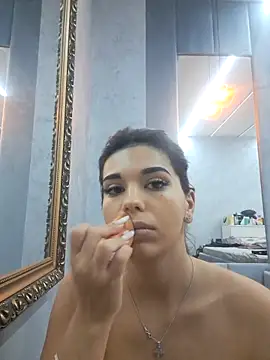 Snapshot of Bella_Posh chatting on 4, 11, 2025 Bella Posh online show from 4, 11, 2025