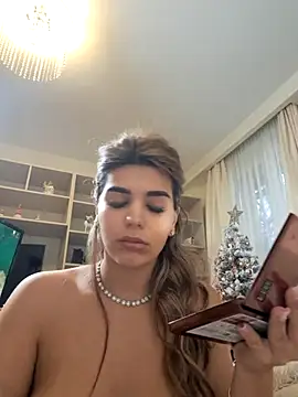 Bella Posh online show from 20, 12, 2025