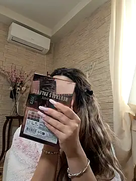 Bella Posh online show from 23, 2, 2026