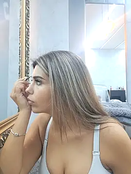 Snapshot of Bella_Posh chatting on 10, 10, 2025 Bella Posh online show from 10, 10, 2025