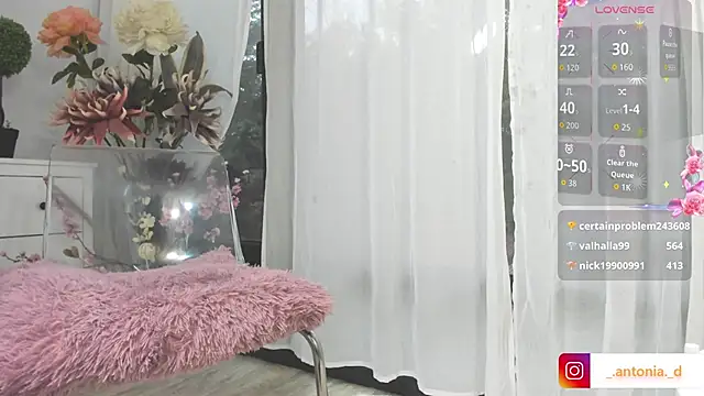 Snapshot of Bella_Posh chatting on 10, 11, 2025 Bella Posh online show from 10, 11, 2025