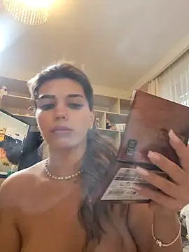 Bella Posh online show from 22, 12, 2025