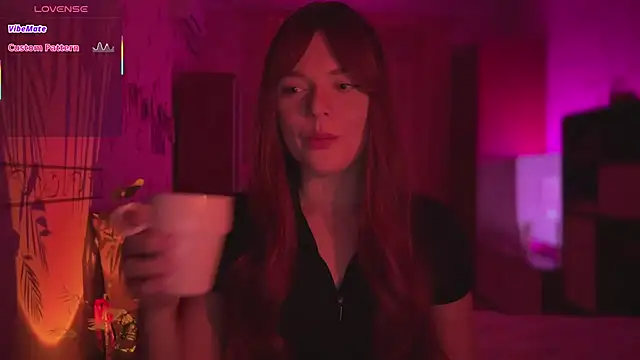 CherryRed Girl online show from 18, 3, 2026