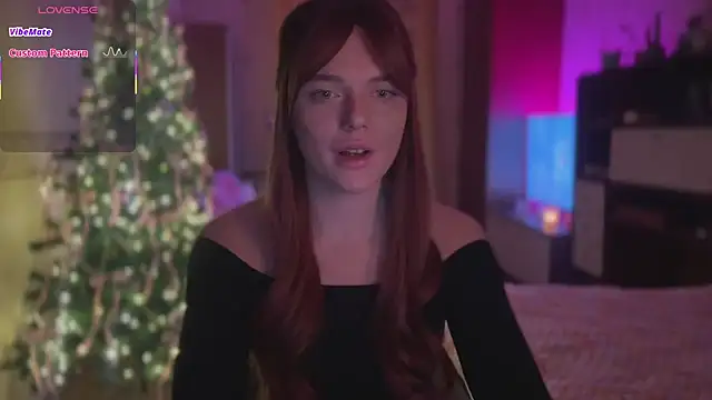 CherryRed Girl online show from 22, 12, 2025