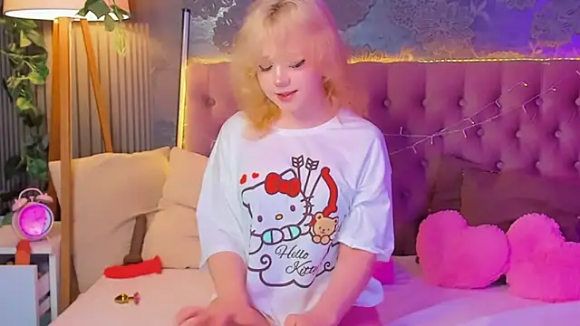 EmilyAngells online show from 1, 4, 2026