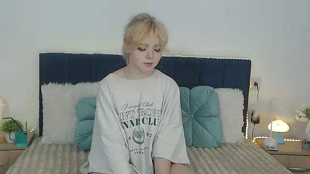 EmilyAngells online show from 10, 9, 2025