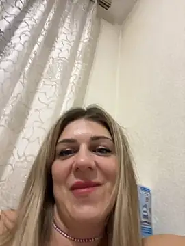 Lusi Luxary online show from 15, 10, 2025