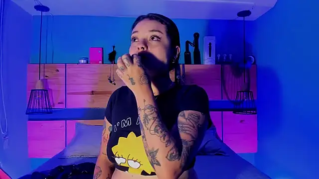 ChloeAllennn online show from 13, 3, 2026