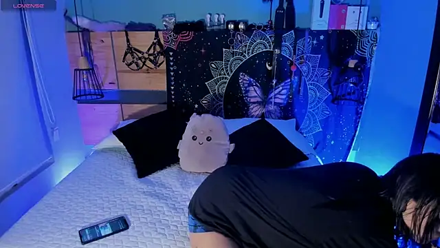 ChloeAllennn online show from 28, 4, 2026