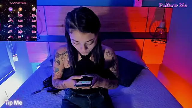 ChloeAllennn online show from 17, 12, 2025