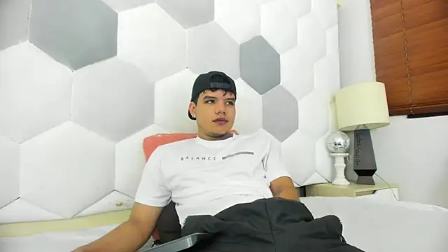 Axel Forte online show from 3, 2, 2026