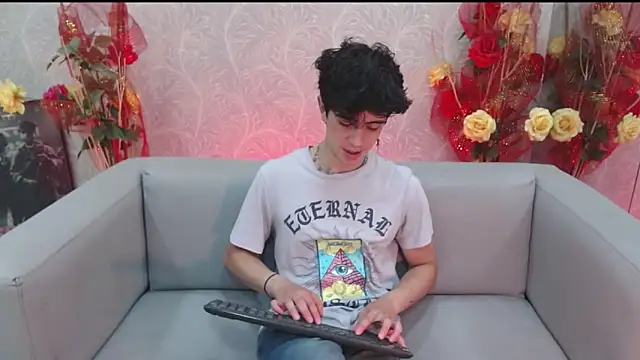 Snapshot of star_boyxx chatting on 15, 9, 2025 star boyxx online show from 15, 9, 2025