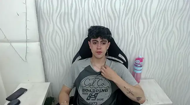 Snapshot of star_boyxx chatting on 28, 2, 2025 star boyxx online show from 28, 2, 2025