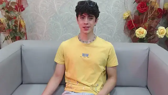 Snapshot of star_boyxx chatting on 11, 9, 2025 star boyxx online show from 11, 9, 2025