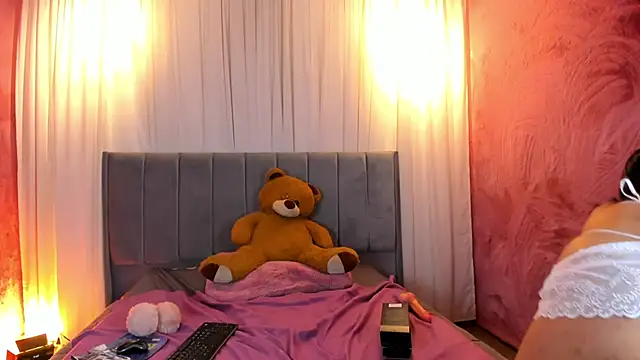 nanii velvett online show from 6, 3, 2025