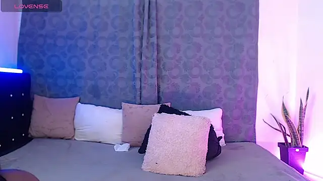 Lauryn lee online show from 22, 4, 2026