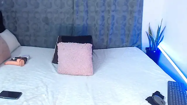 Lauryn lee online show from 10, 3, 2026