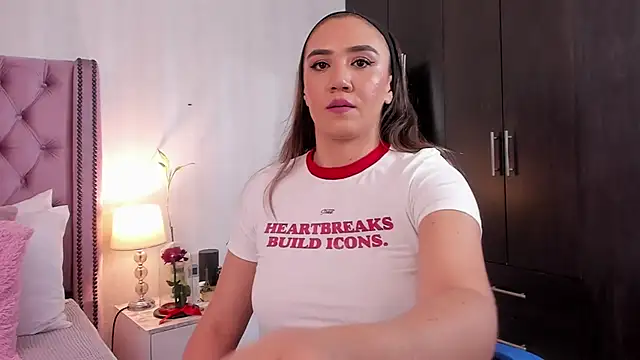 natashaleightt online show from 23, 4, 2026