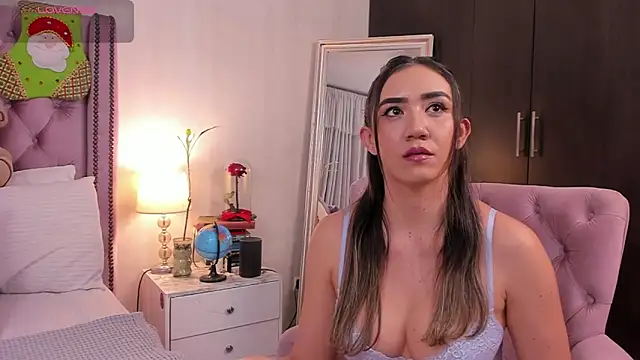 natashaleightt online show from 26, 11, 2025