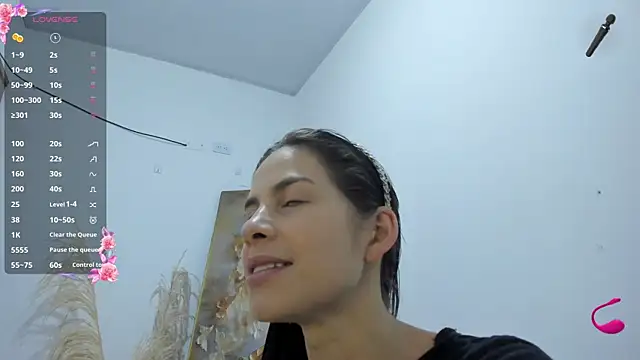 Snapshot of jessyegoldenn chatting on 31, 10, 2025 jessyegoldenn online show from 31, 10, 2025