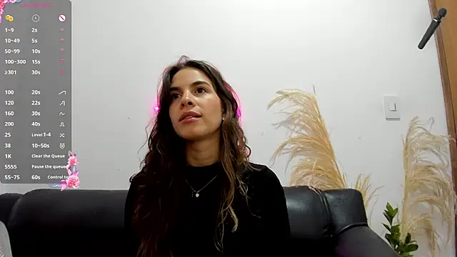 Snapshot of jessyegoldenn chatting on 7, 6, 2026 jessyegoldenn online show from 7, 6, 2026