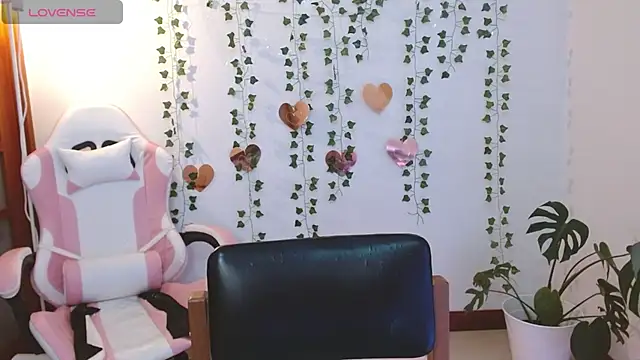 hellokitty  valery online show from 18, 6, 2026