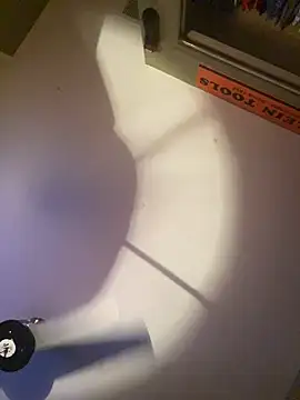 Polaroid White online show from 29, 10, 2025