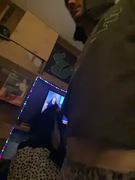 Polaroid White online show from 26, 10, 2025