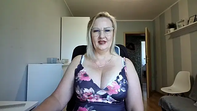 Snapshot of DianaLive chatting on 26, 6, 2026 DianaLive online show from 26, 6, 2026