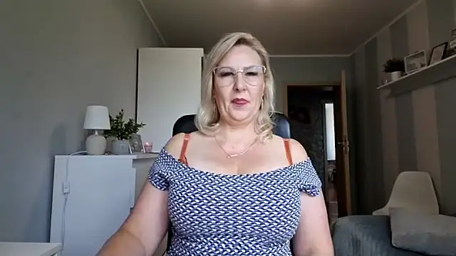 Snapshot of DianaLive chatting on 24, 7, 2026 DianaLive online show from 24, 7, 2026