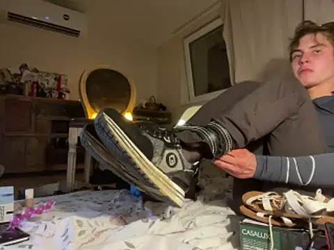 femboybandi online show from 23, 12, 2025