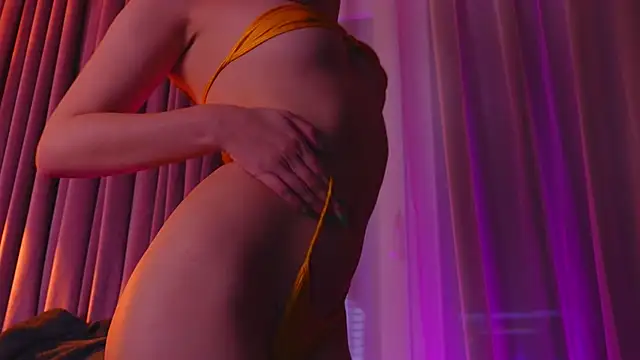 IsoldeBlis online show from 15, 10, 2025