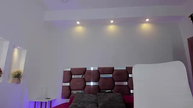 Roxana Karlsson online show from 8, 3, 2025