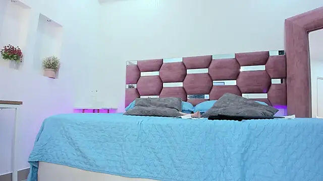 Roxana Karlsson online show from 21, 3, 2025