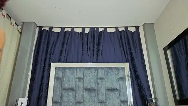 Snapshot of Effie_cooper chatting on 10, 11, 2025 Effie cooper online show from 10, 11, 2025