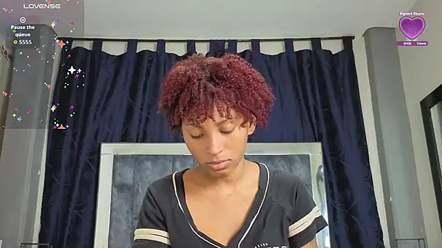 Snapshot of Effie_cooper chatting on 14, 11, 2025 Effie cooper online show from 14, 11, 2025