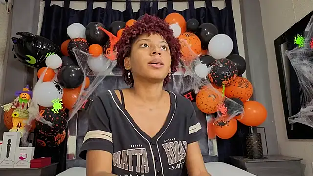 Snapshot of Effie_cooper chatting on 22, 10, 2025 Effie cooper online show from 22, 10, 2025