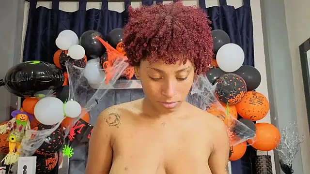 Snapshot of Effie_cooper chatting on 26, 10, 2025 Effie cooper online show from 26, 10, 2025