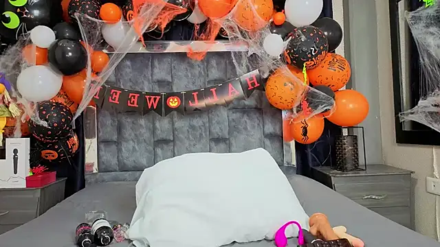 Snapshot of Effie_cooper chatting on 21, 10, 2025 Effie cooper online show from 21, 10, 2025