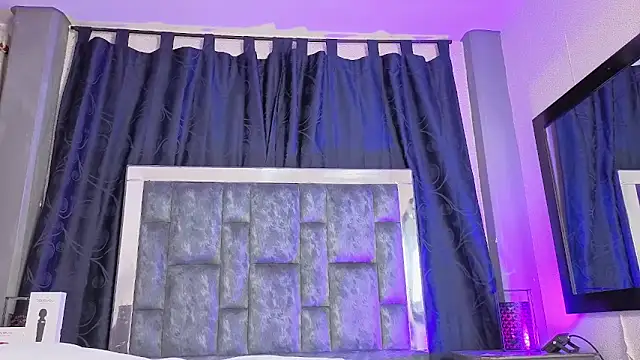 Snapshot of Effie_cooper chatting on 24, 11, 2025 Effie cooper online show from 24, 11, 2025