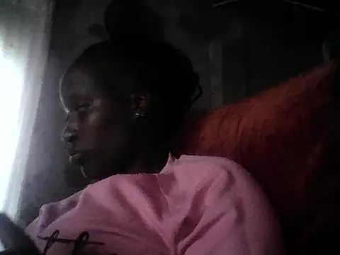 Snapshot of LoveDropss chatting on 4, 11, 2025 LoveDropss online show from 4, 11, 2025