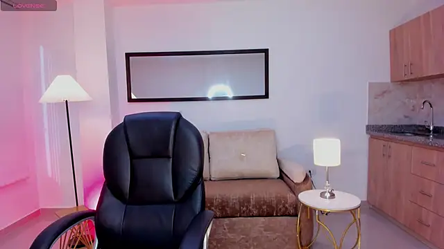 Corina White online show from 25, 10, 2025