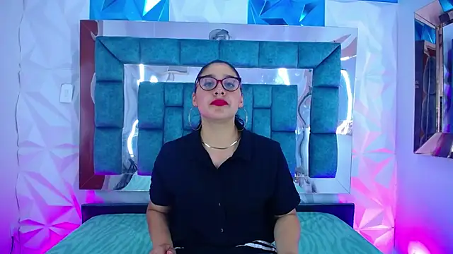 Catalina Bustos online show from 26, 2, 2025